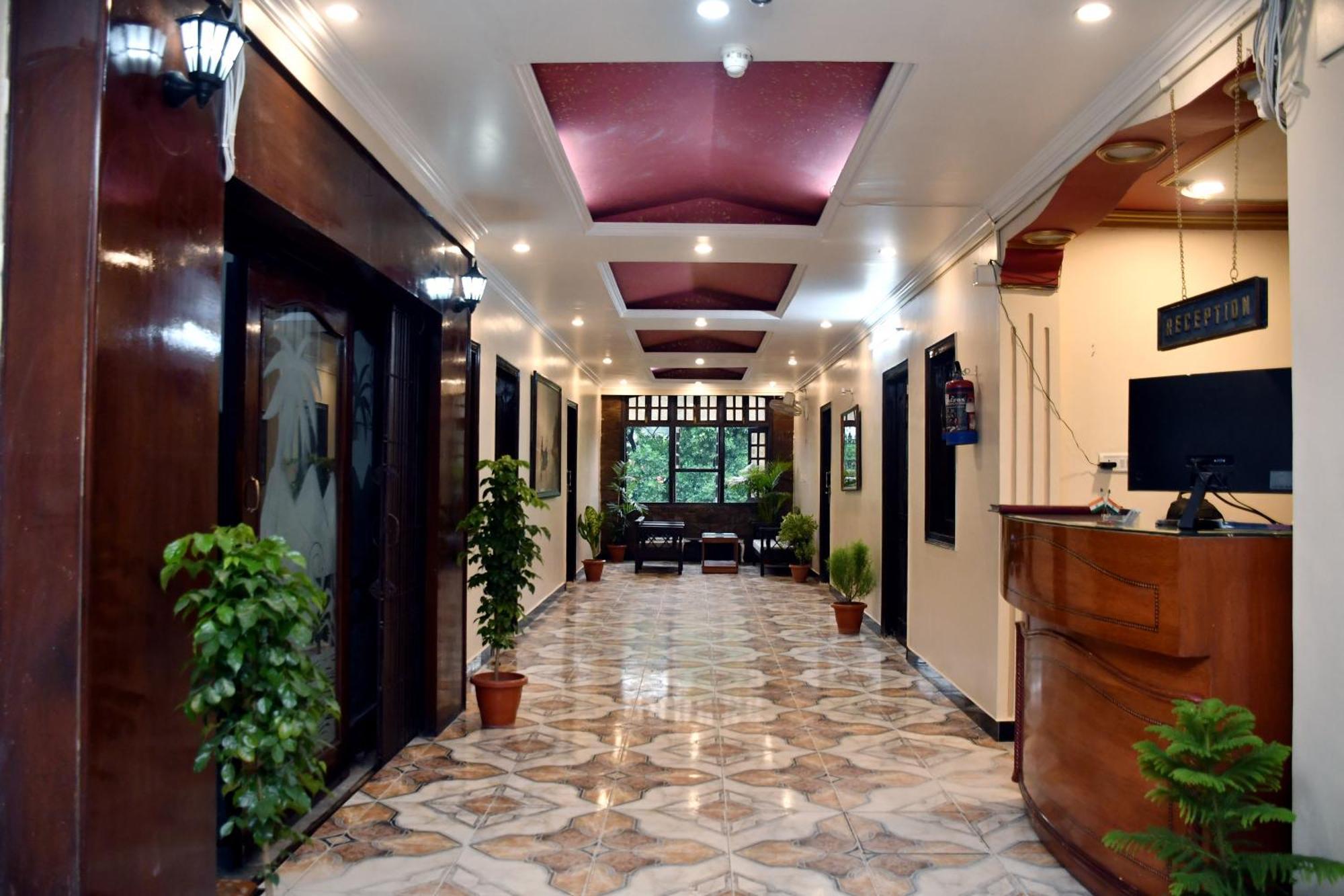 Hotel Riz Варанаси Экстерьер фото