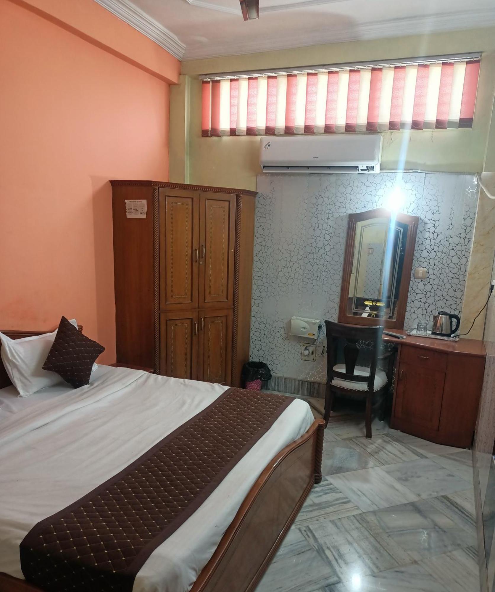 Hotel Riz Варанаси Экстерьер фото