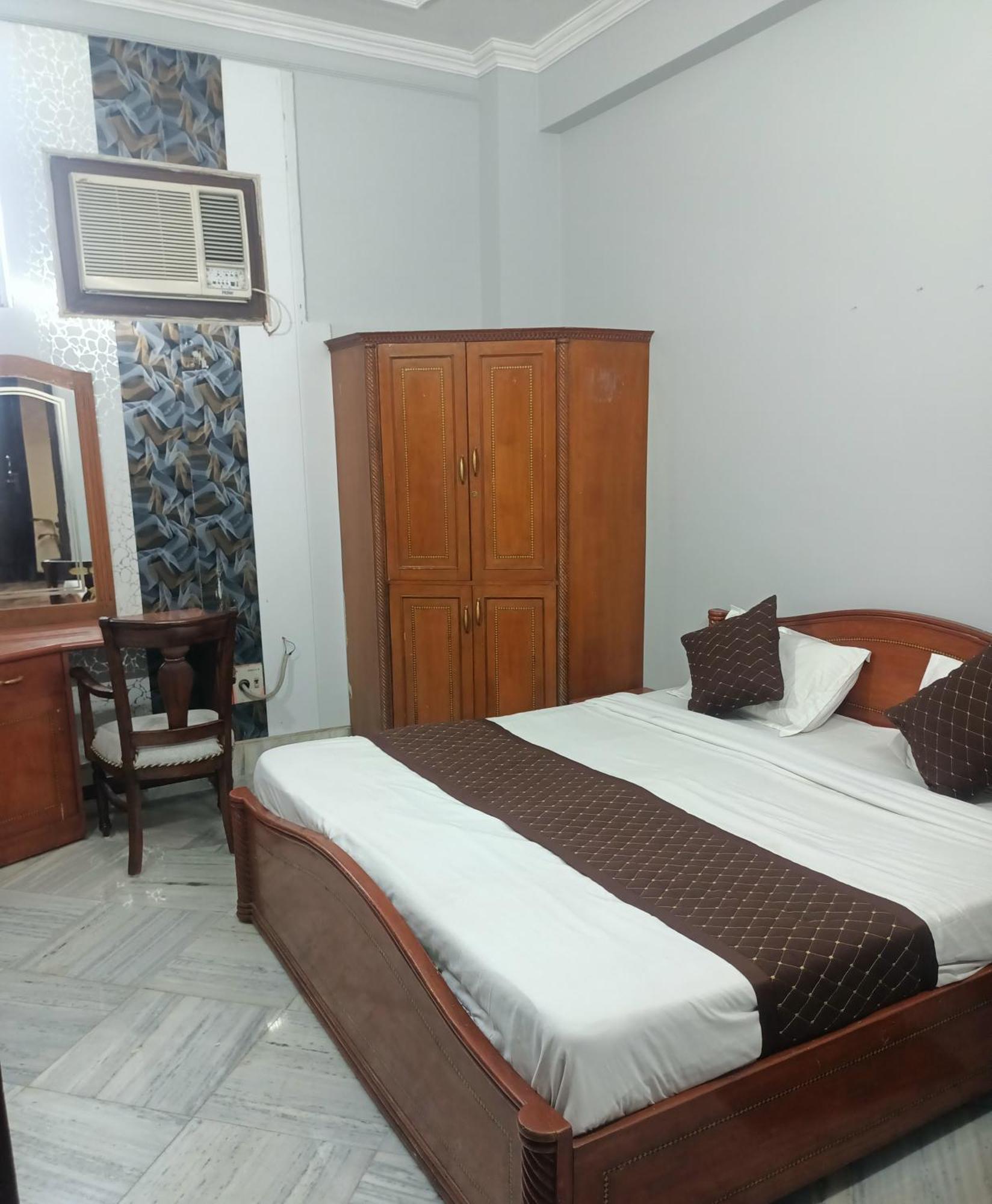 Hotel Riz Варанаси Экстерьер фото
