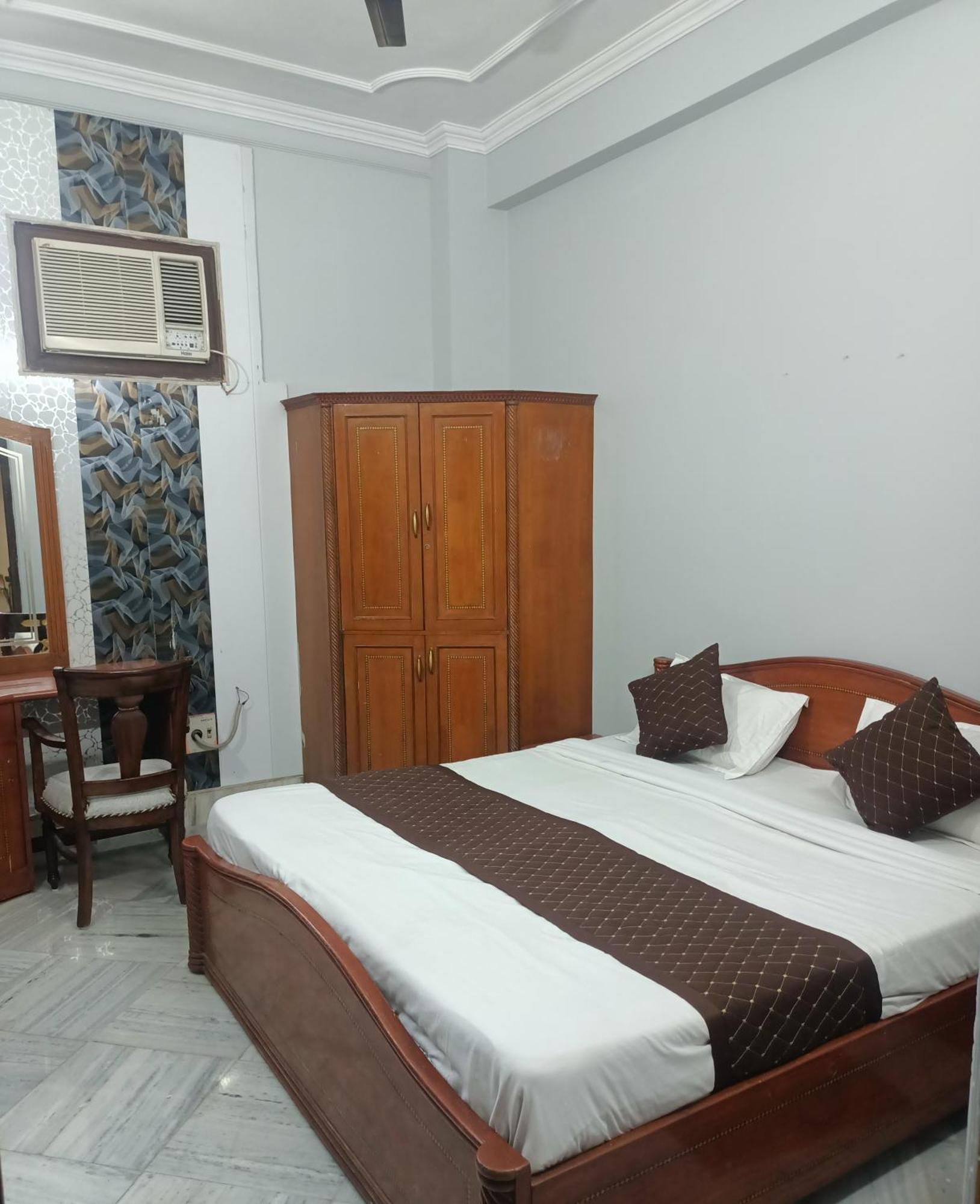 Hotel Riz Варанаси Экстерьер фото