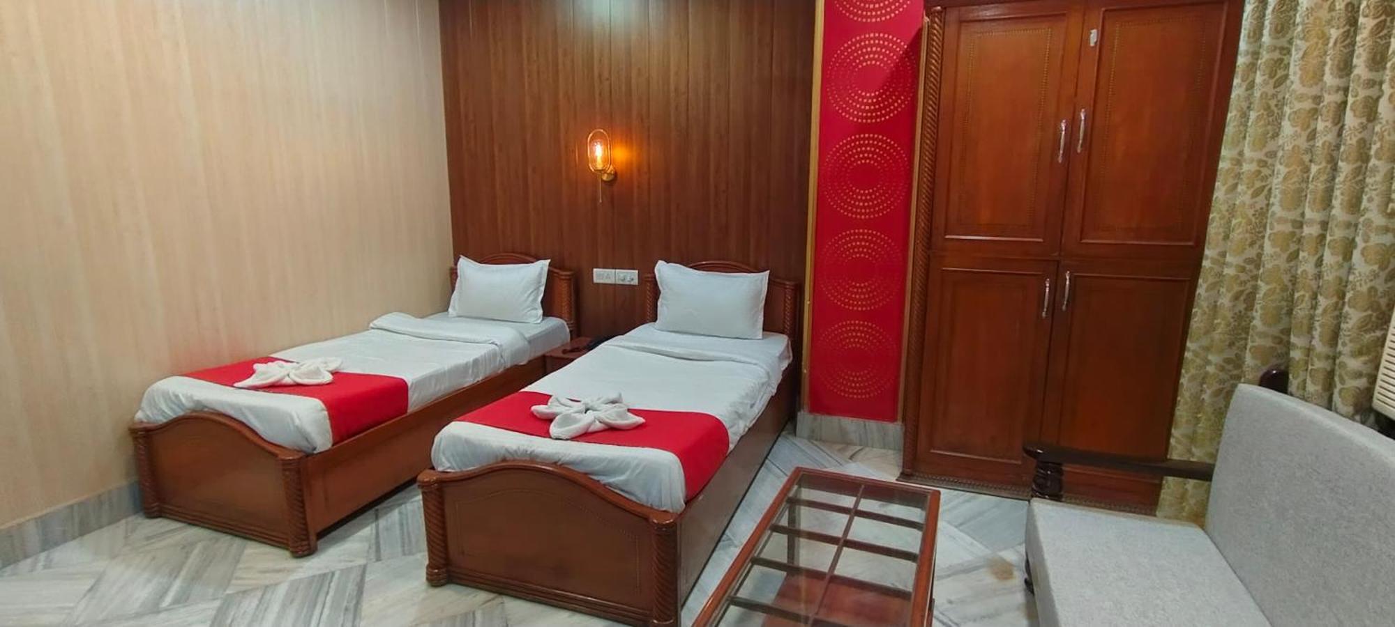 Hotel Riz Варанаси Экстерьер фото